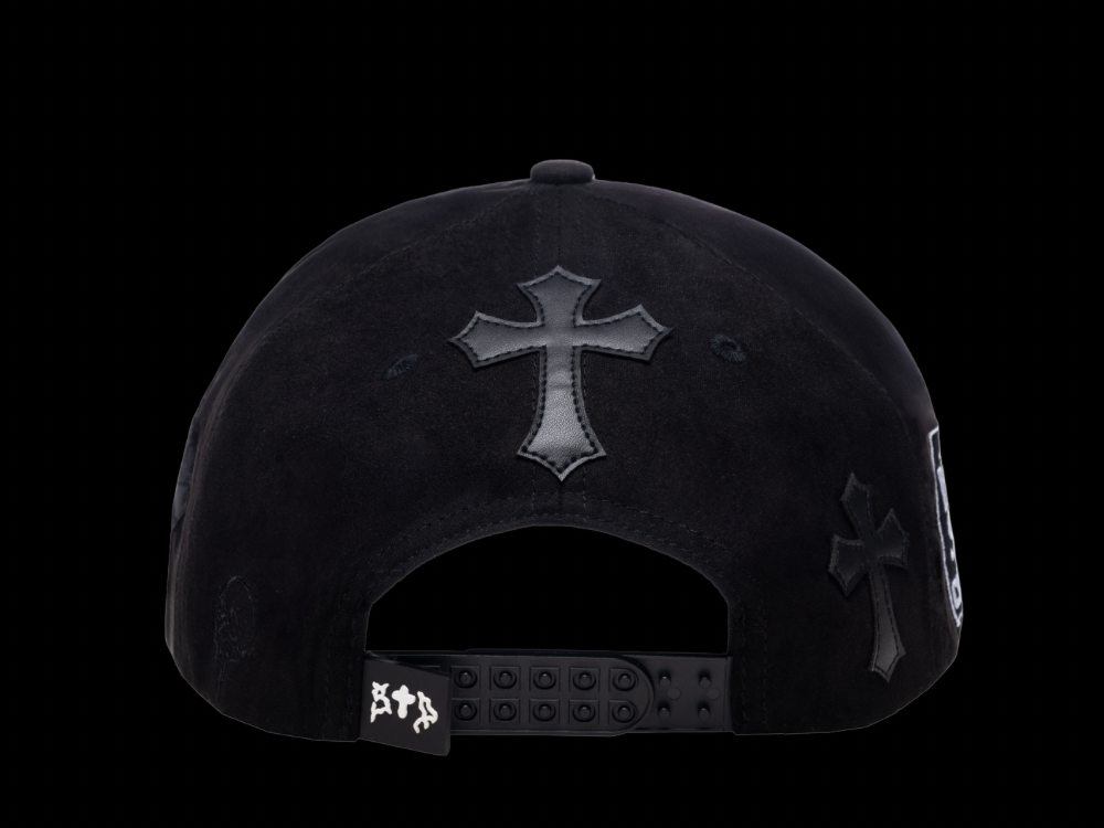 CHROME SKY ALL BLACK CAP