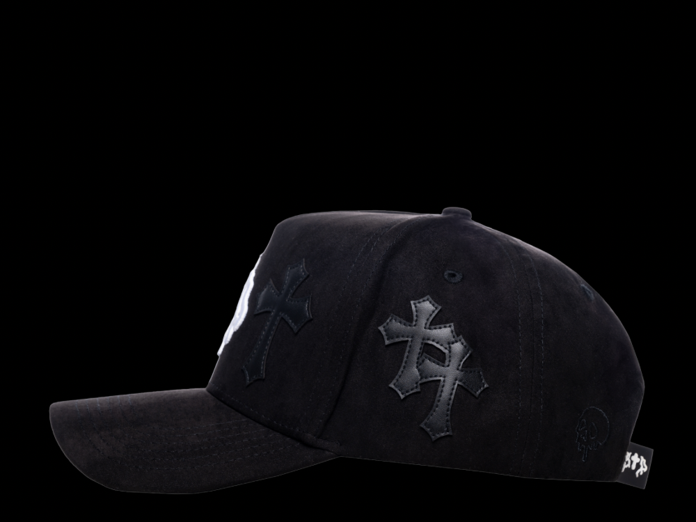 CHROME SKY ALL BLACK CAP